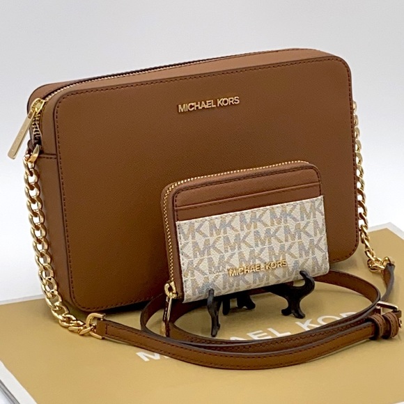 MICHAEL KORS LG EW CROSSBODY & MD ZA CARD CASE SET - Picture 2 of 16